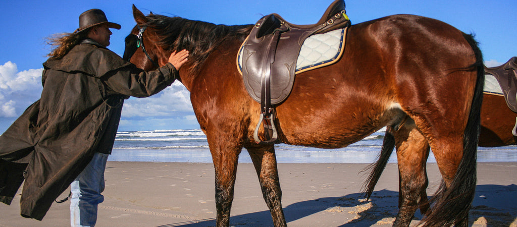 Oilskin Jackets in Spring: Aussies Over Umbrellas